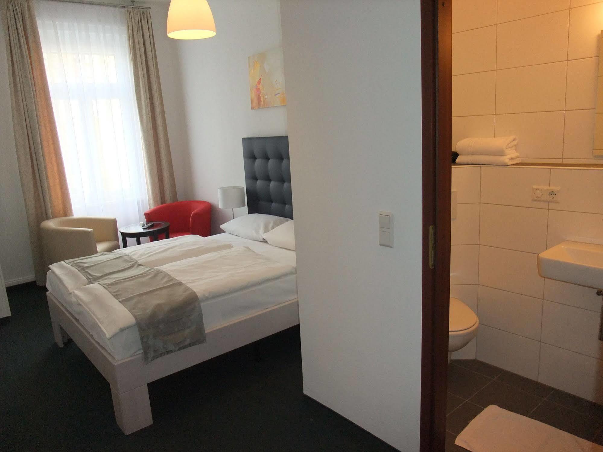Hotel Deutscher Kaiser Baden-Baden Exteriör bild